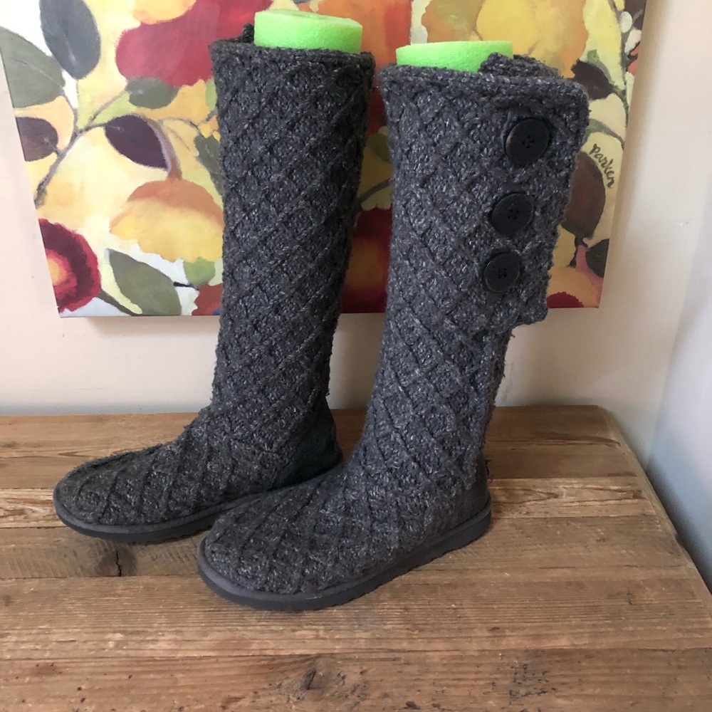UGG Classic Carly Lattice Boots  7